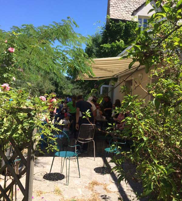 Déjeuner en terrasse Club Hippique du Gévaudan