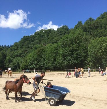 animation avec poney Club Hippique du Gévaudan